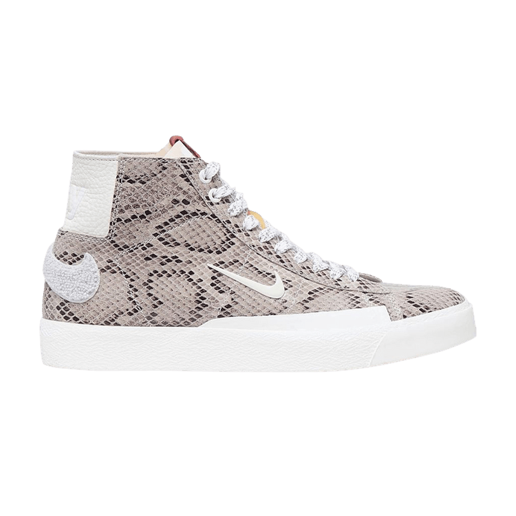 Deals on Men's Soulland x Blazer Mid QS SB 'FRI.day 03' on