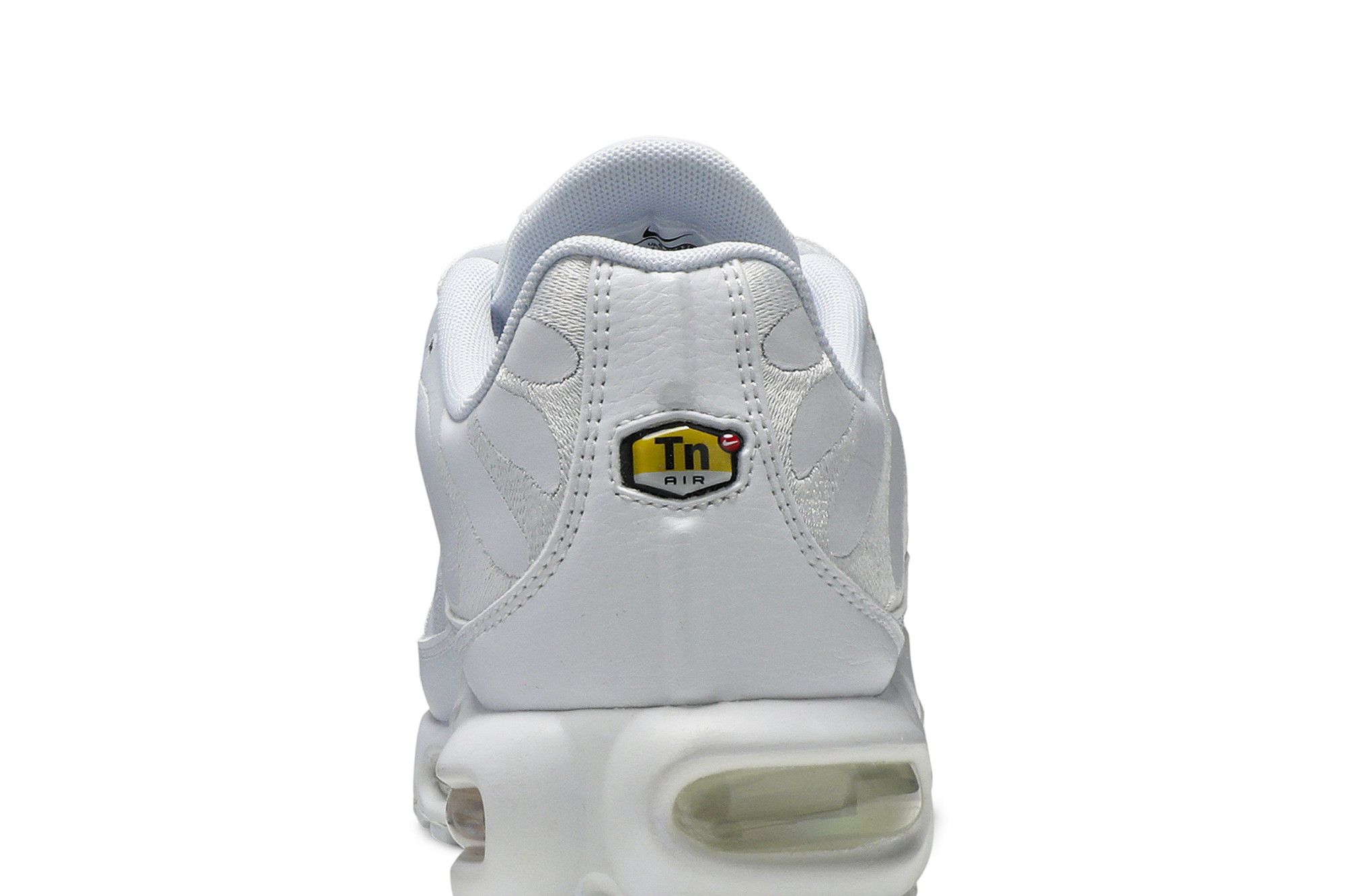 air max plus tn triple white