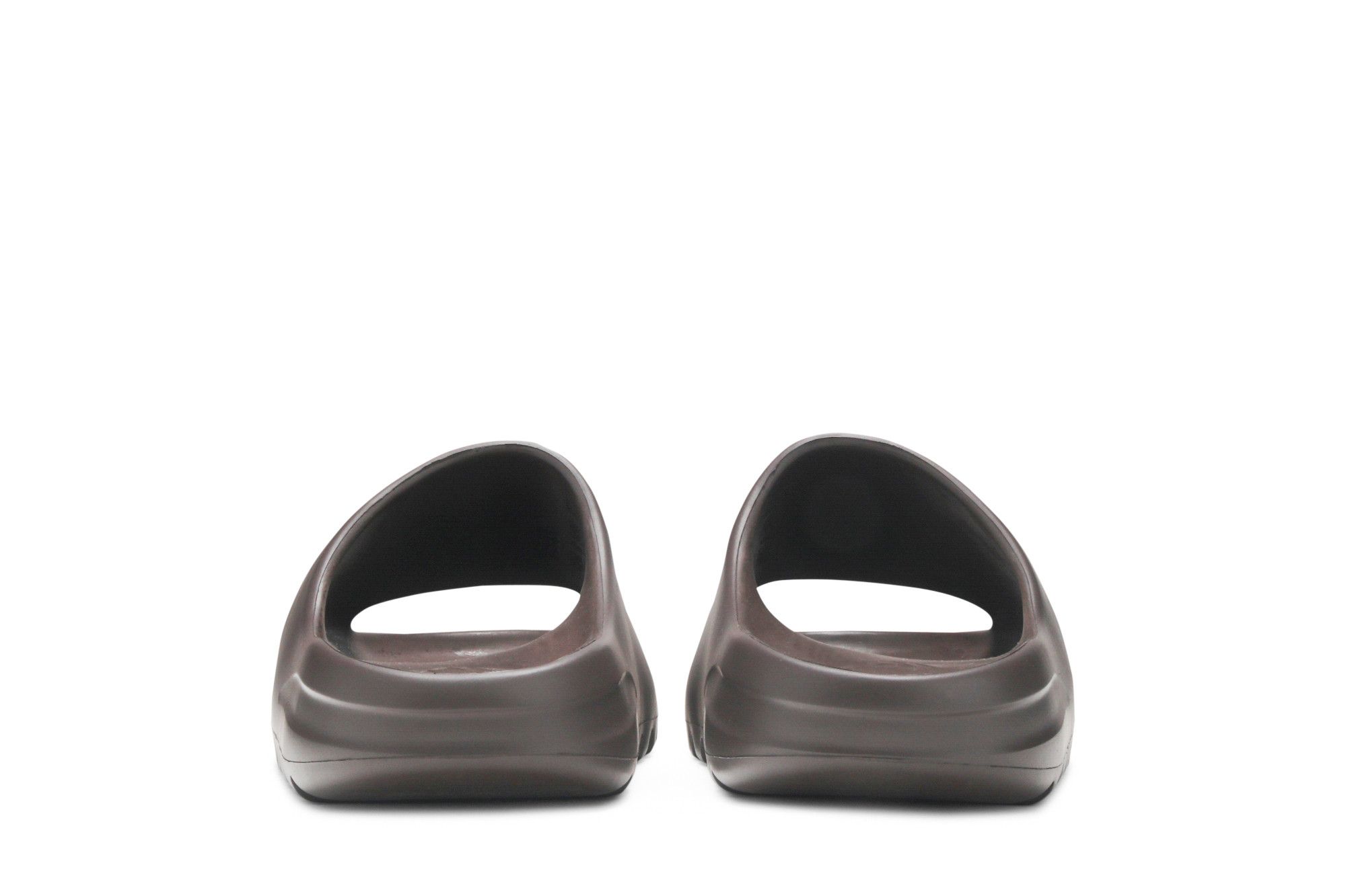 Deals on Men's Yeezy Slides 'Soot' on Sneakers.com