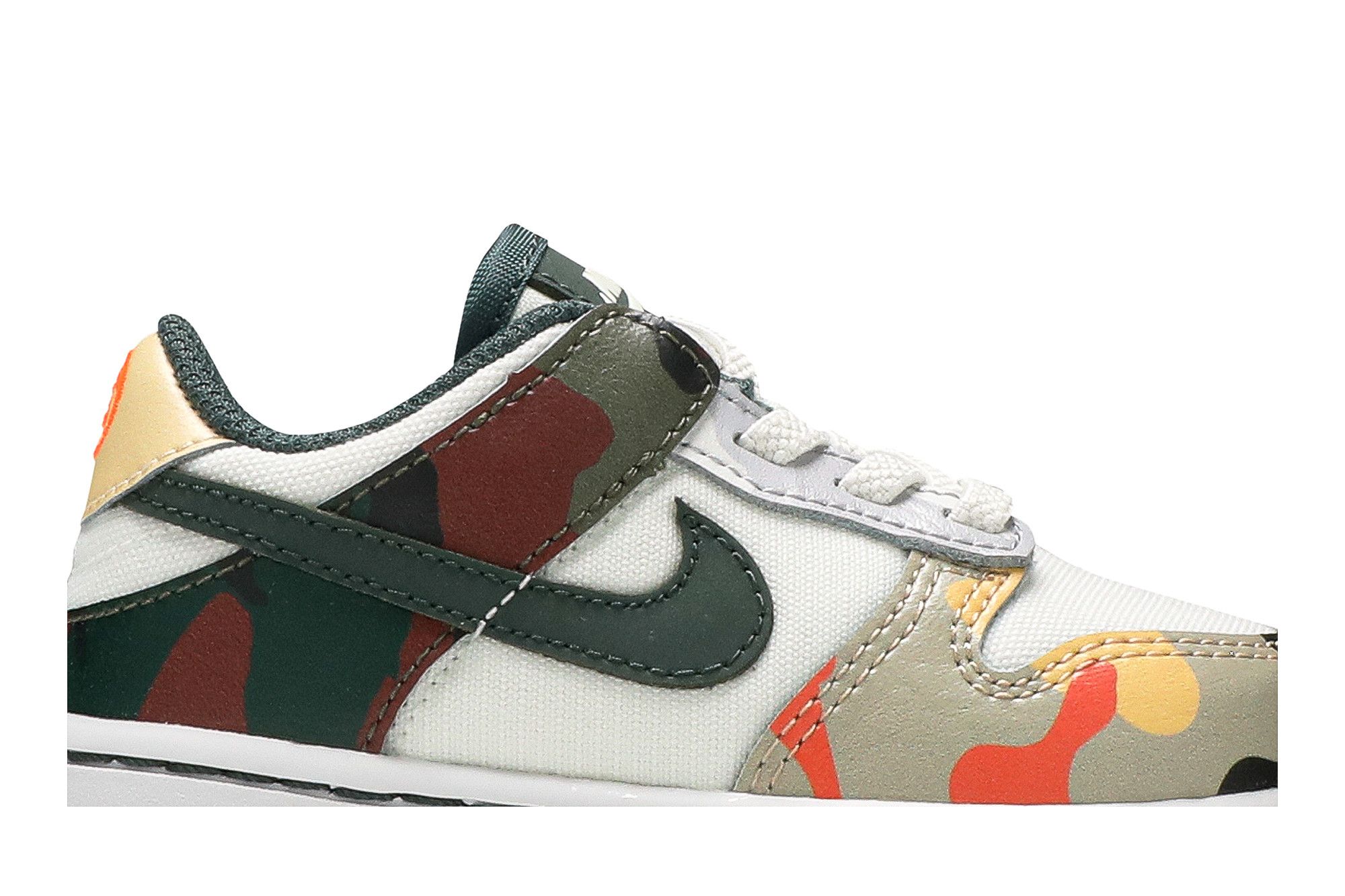 Deals on Dunk Low SE TD 'Sail Multi-Camo' on Sneakers.com