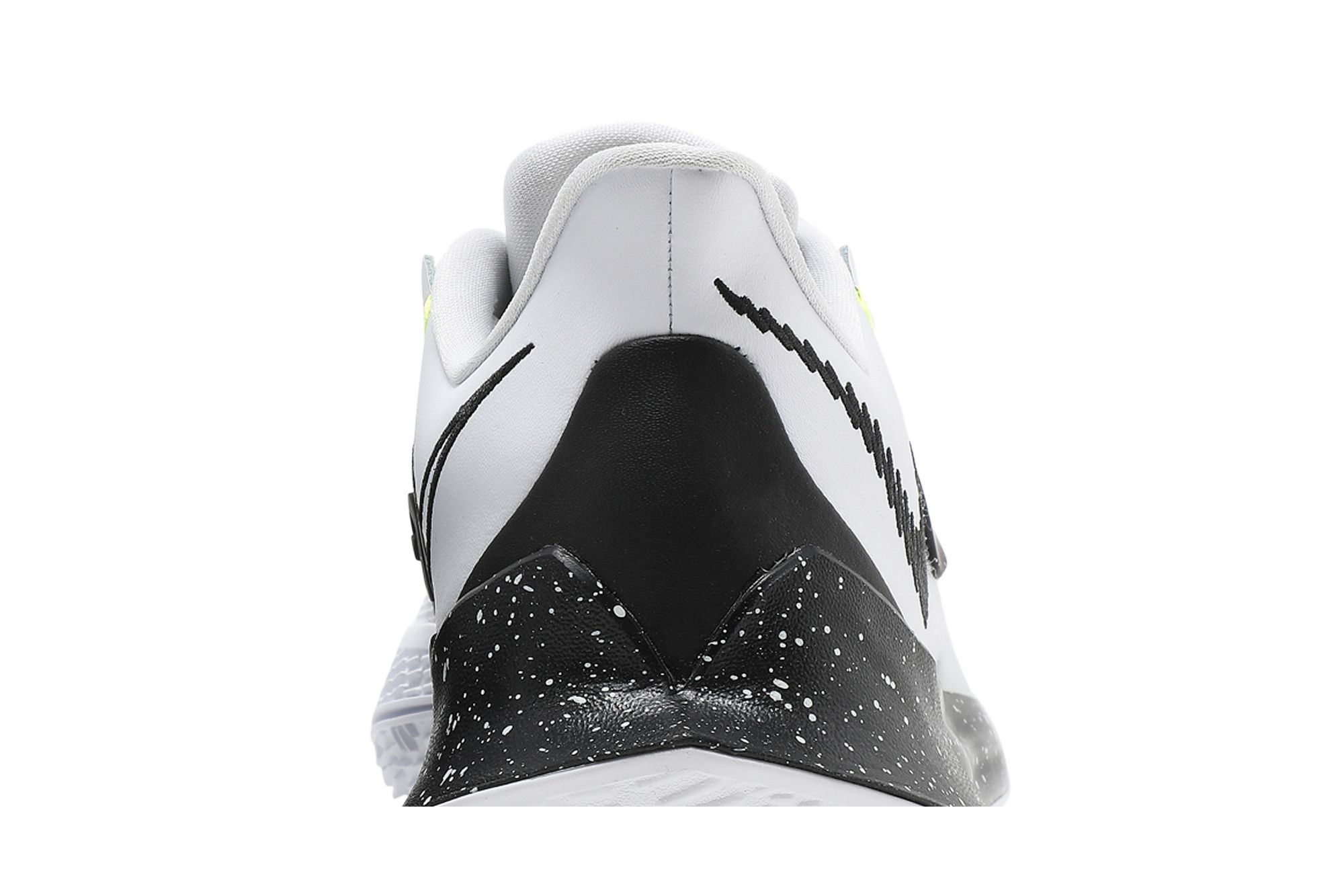 kyrie 3 low black and white