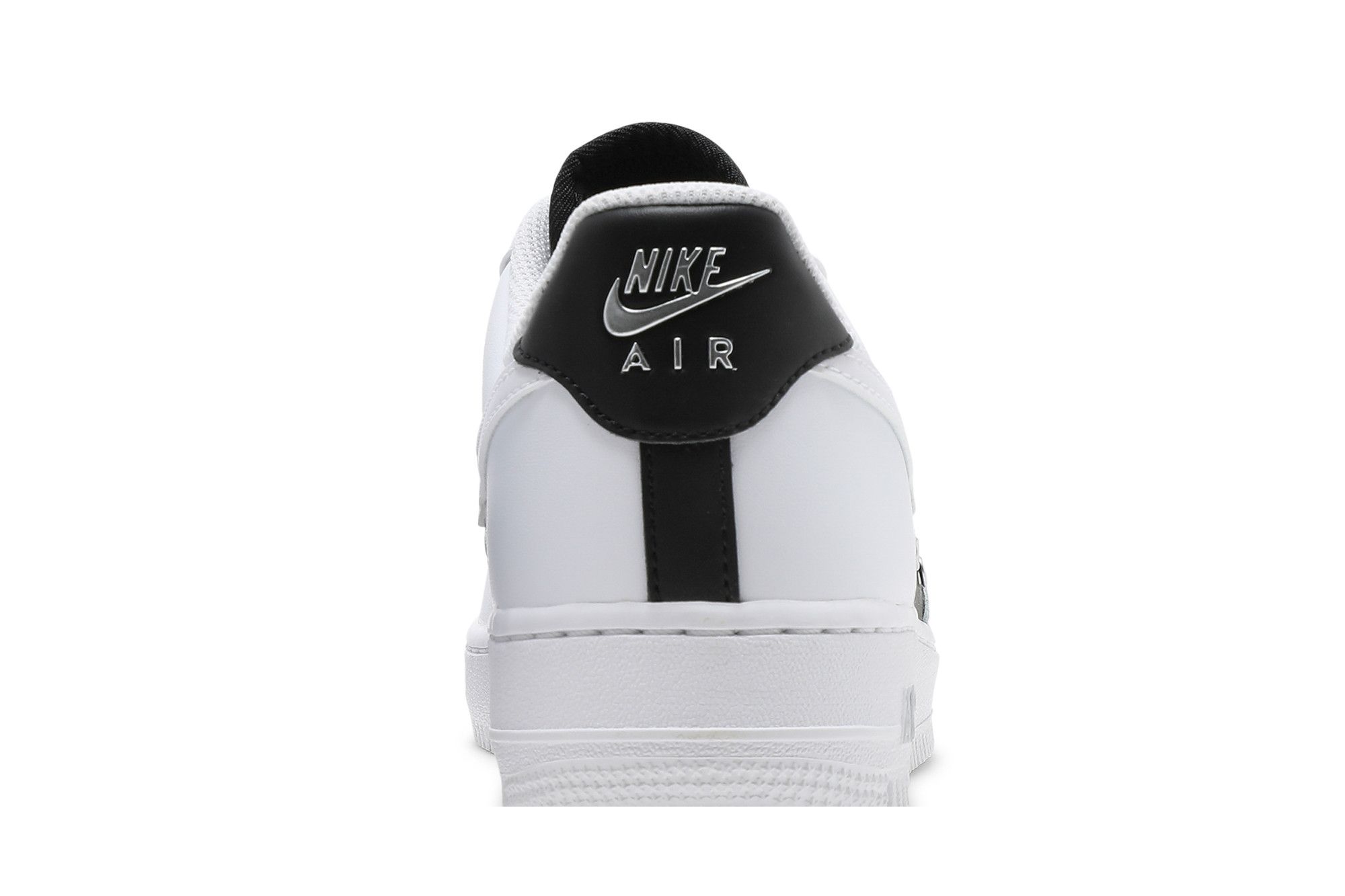 Nike Air Force 1 07 Premium Silver Chain - White size 12 A classic with an edge. The Air Force 1 Women pairs clean  main image 3