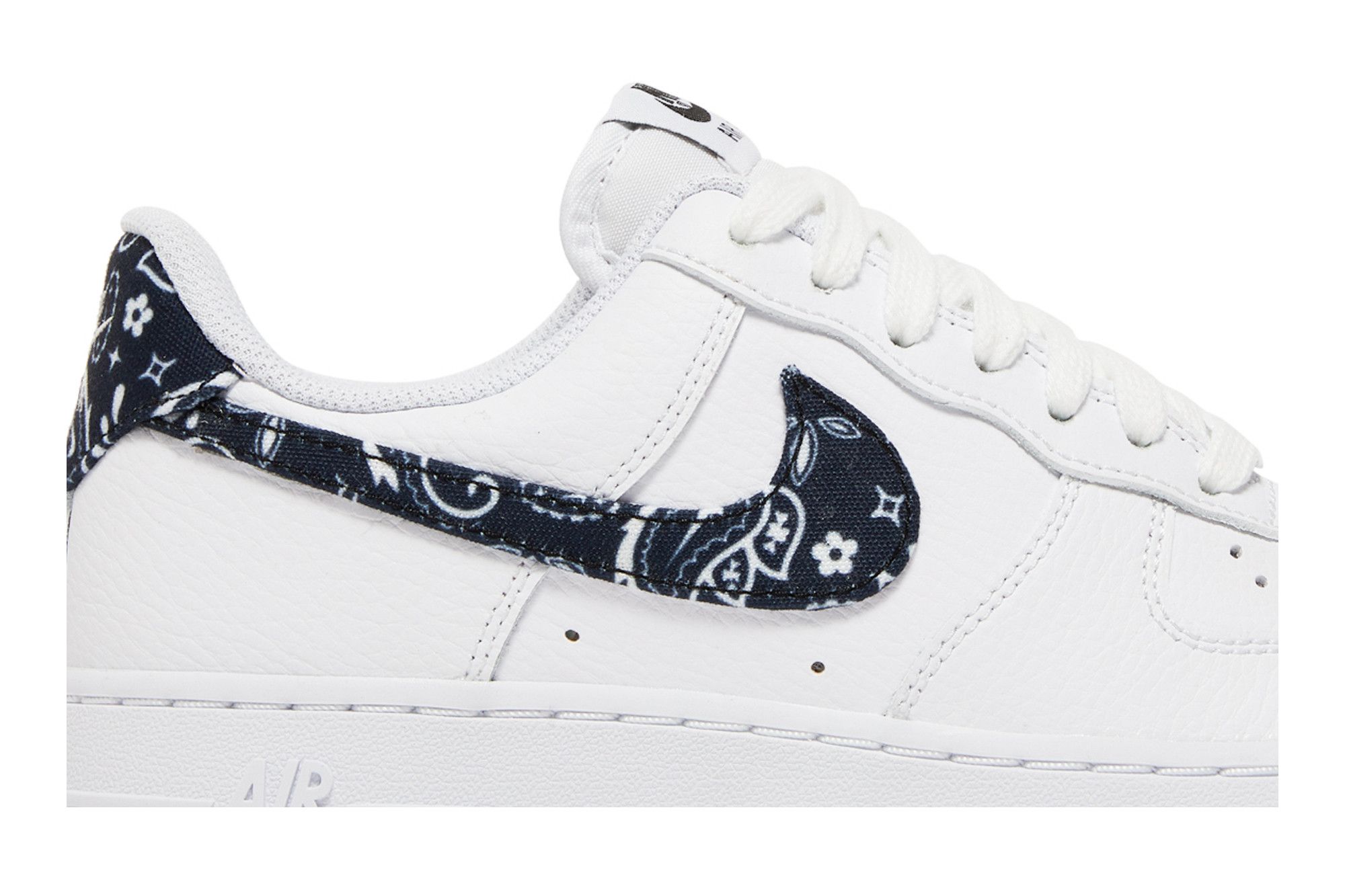 Deals on Women's Air Force 1 '07 Essentials 'Black Paisley' on