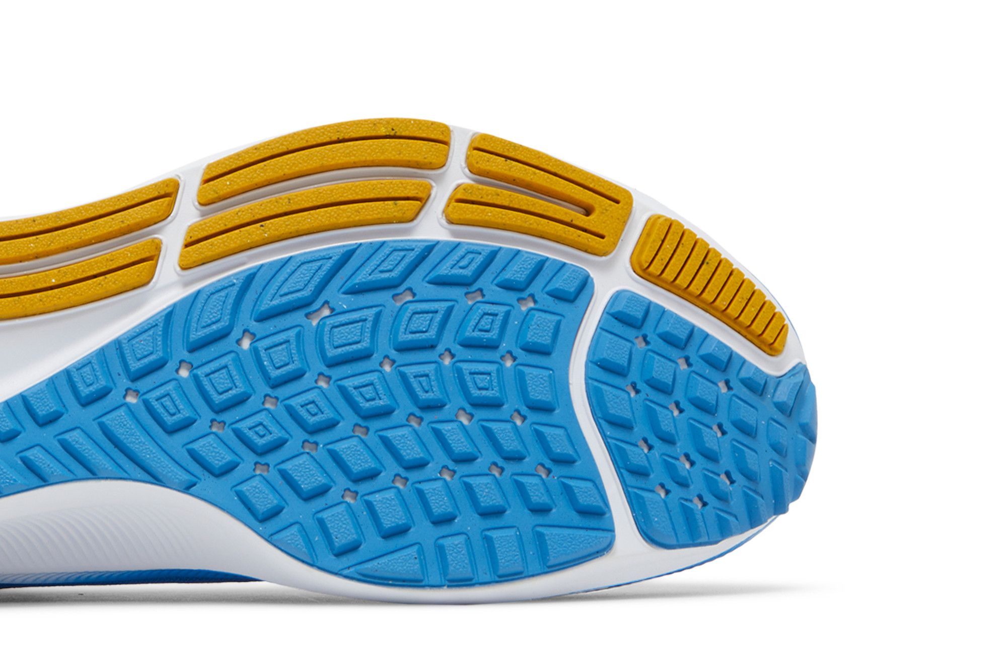 nike air zoom pegasus 38 chargers