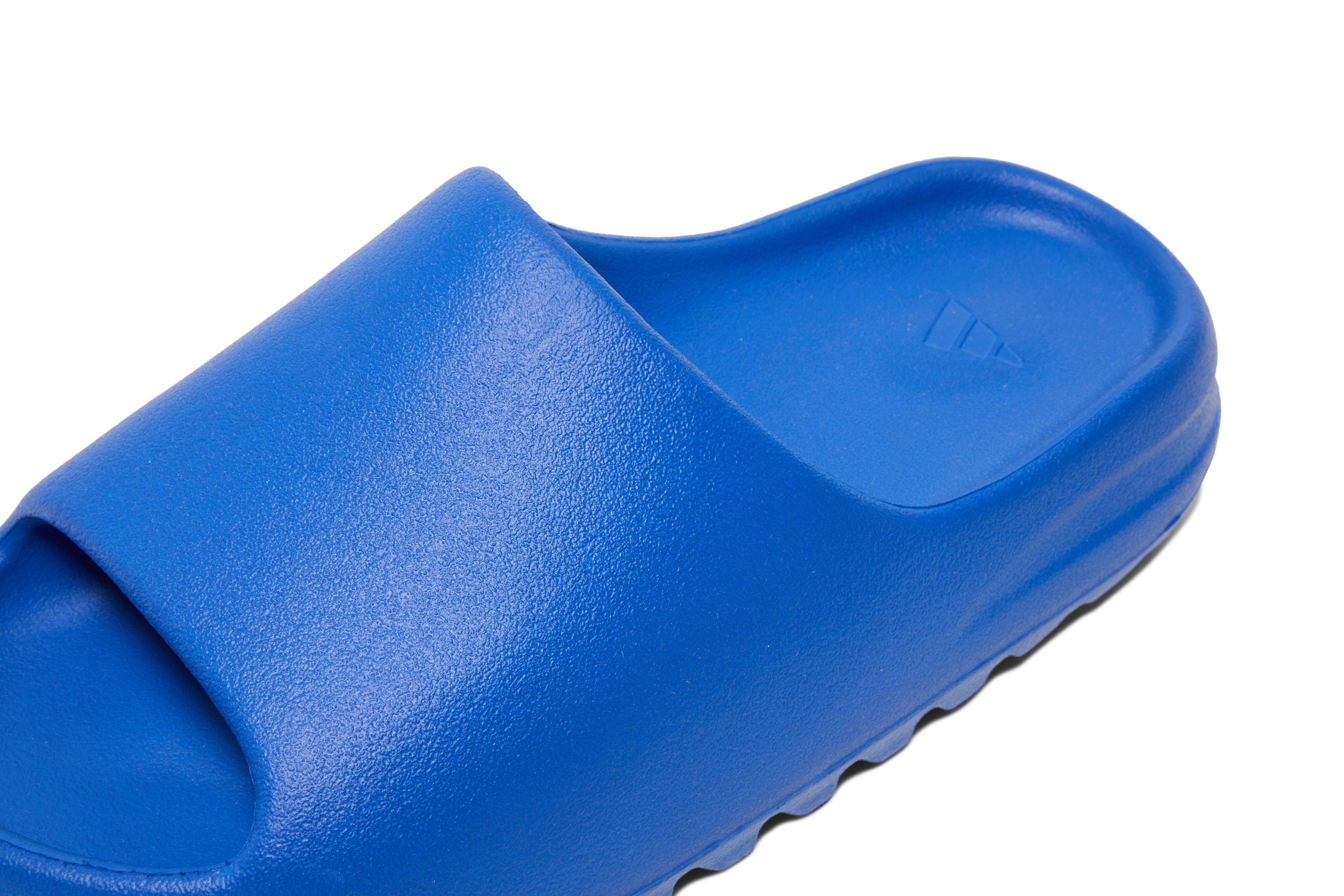 Deals on Men's Yeezy Slides 'Azure' on Sneakers.com