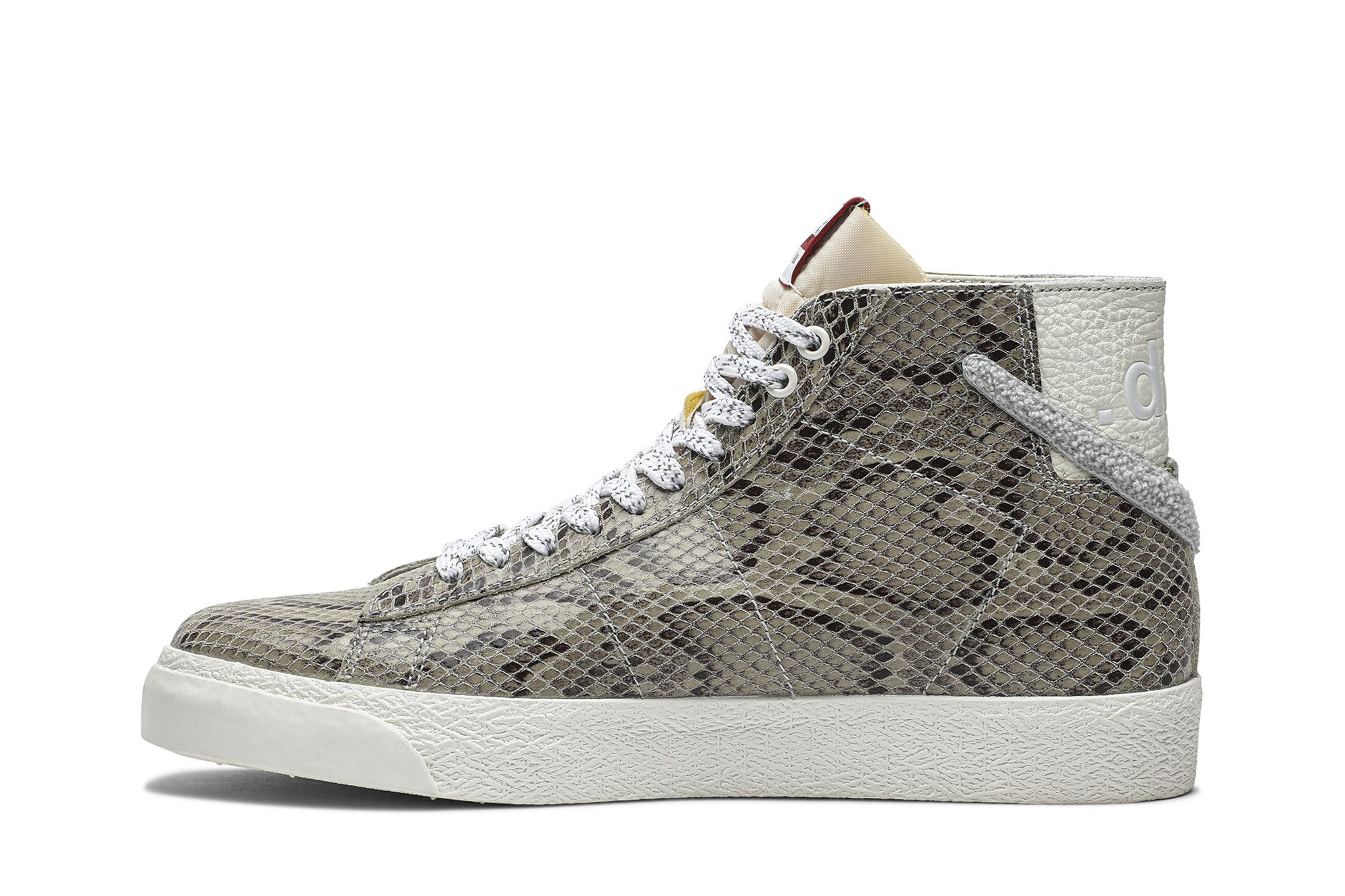 SOULLAND×SB BLAZER MID Deals on Men's Soulland x Blazer Mid SB 'FRI.day 03' on Sneakers.com