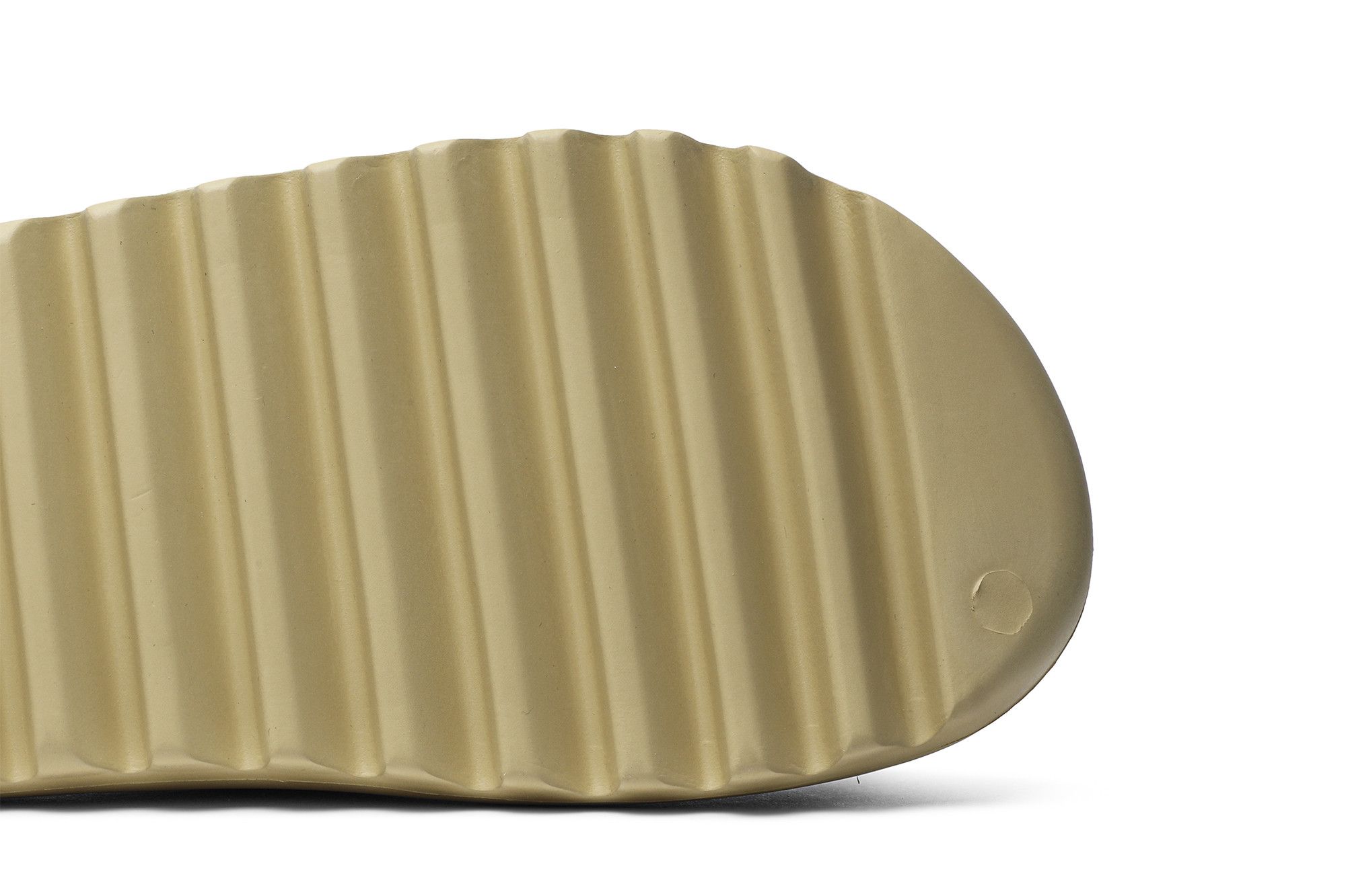 Deals on Men's Yeezy Slides 'Desert Sand' on Sneakers.com