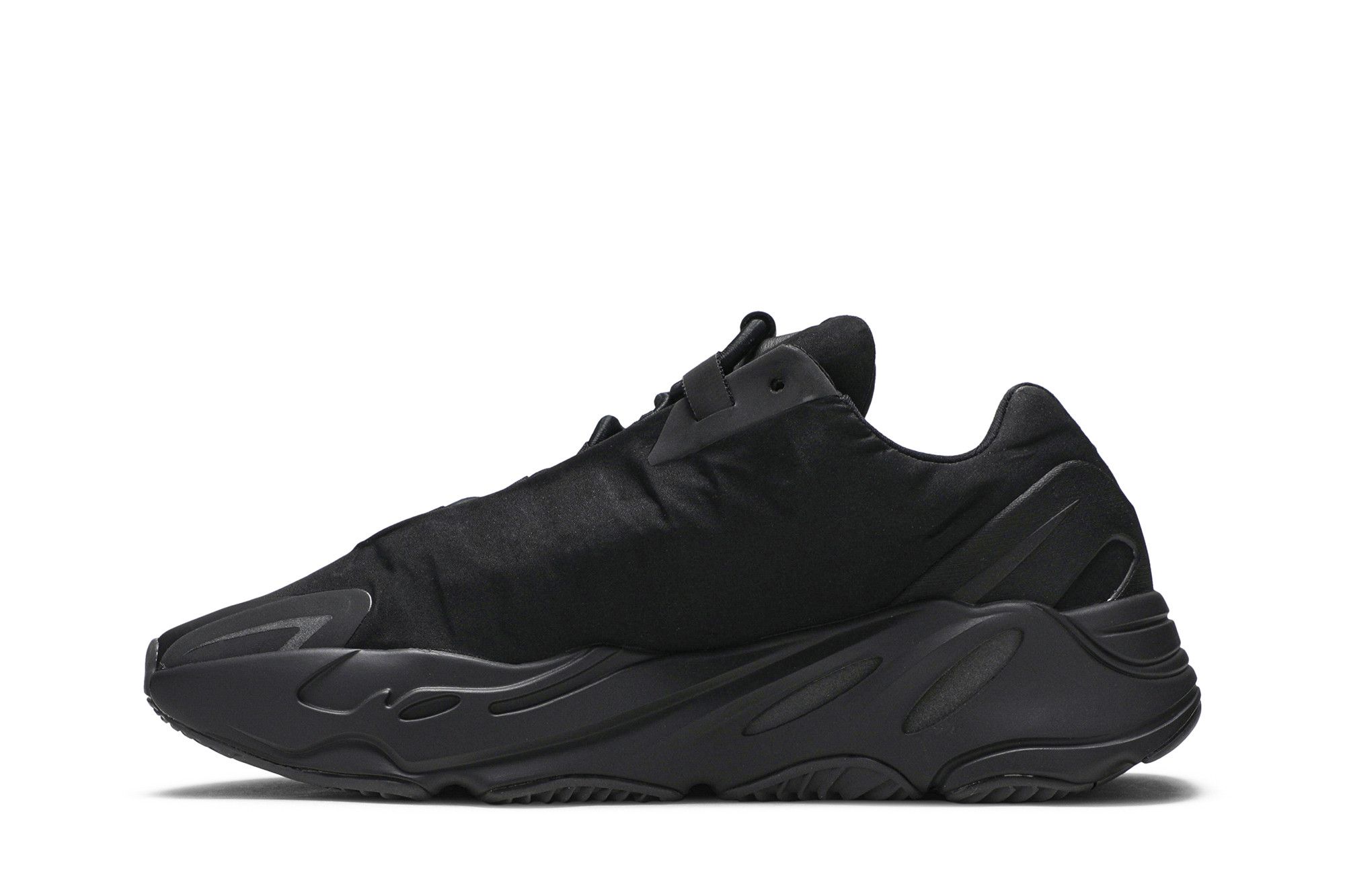 yeezy mnvn 700 black