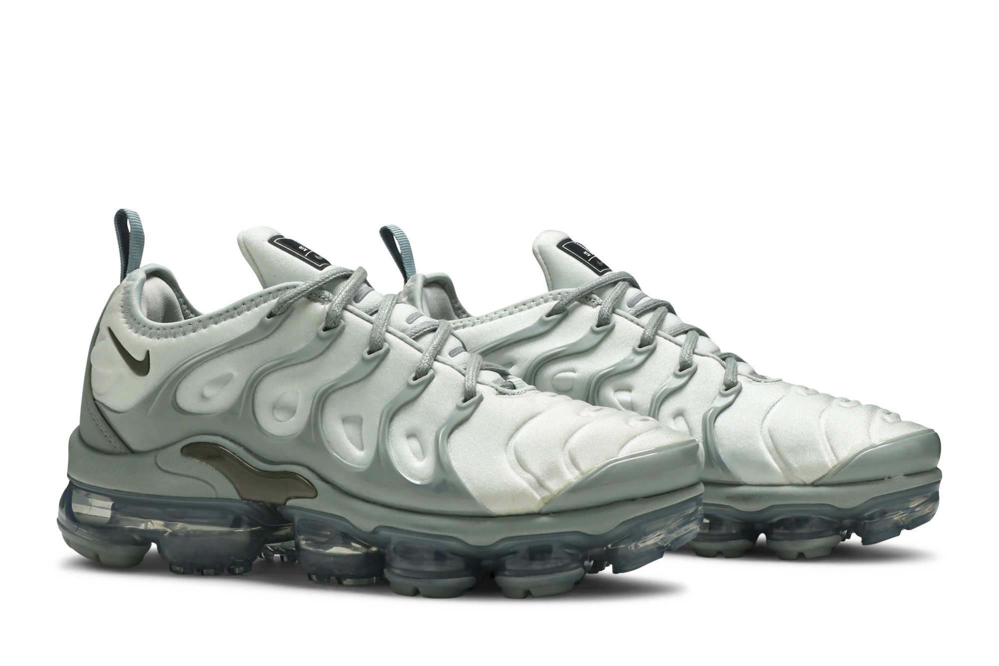 grey vapormax plus womens
