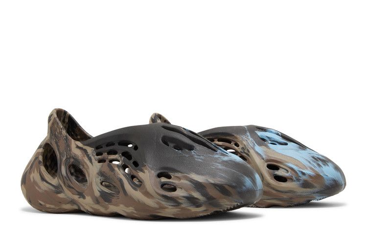 Deals on Men's Yeezy Foam Runner 'MX Cinder' on Sneakers.com