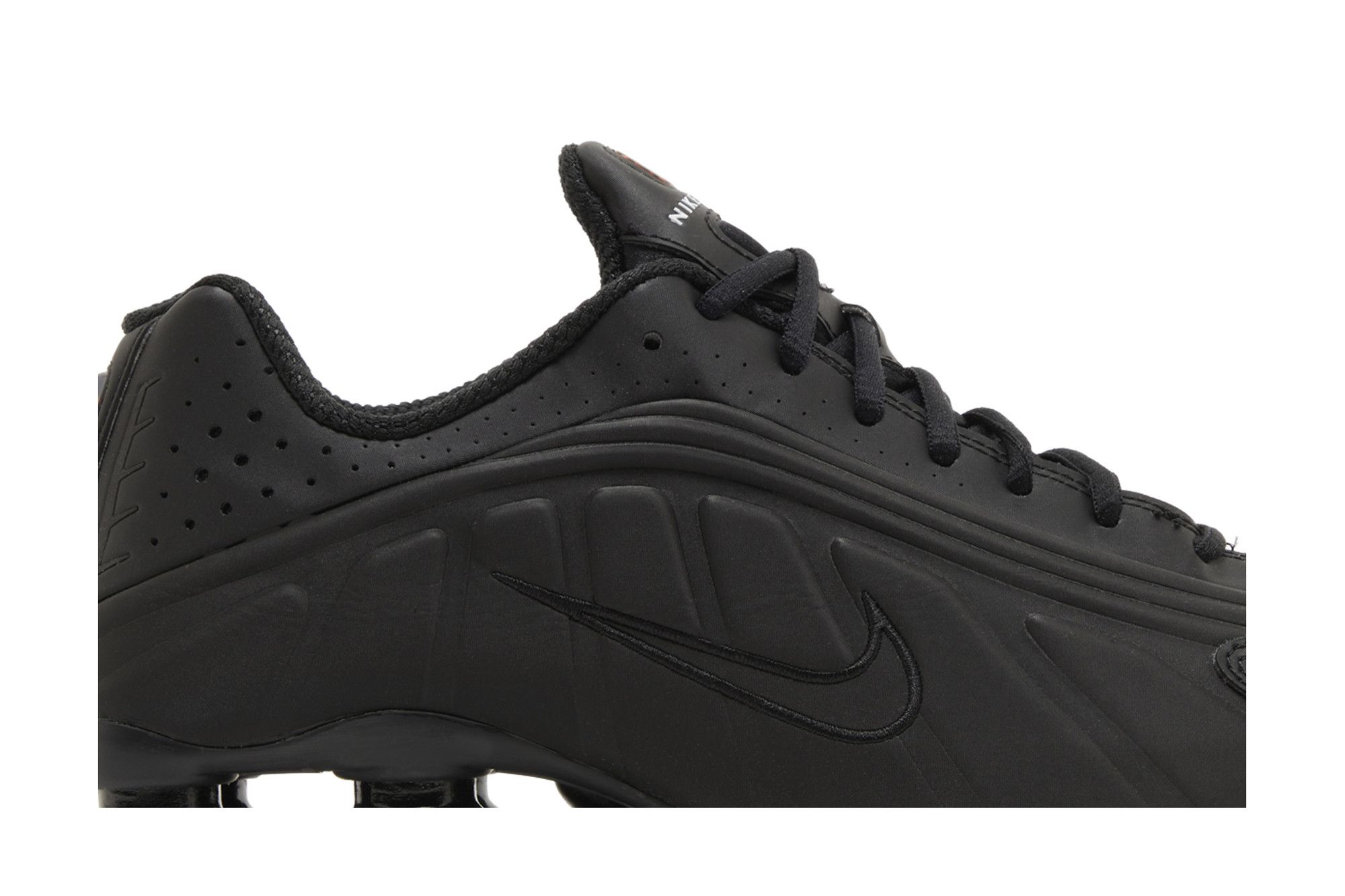 Deals on Women's Shox R4 'Black' 2024 on Sneakers.com