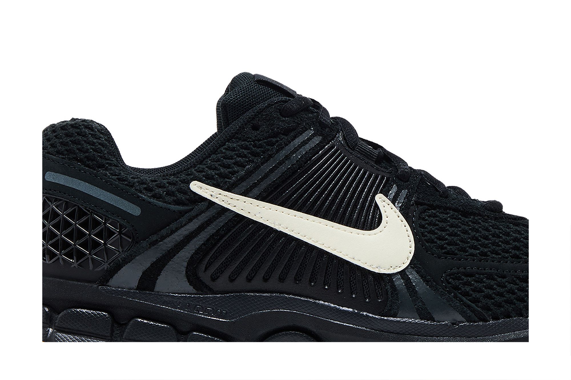Deals on Men's Air Zoom Vomero 5 'Black Gum' on Sneakers.com