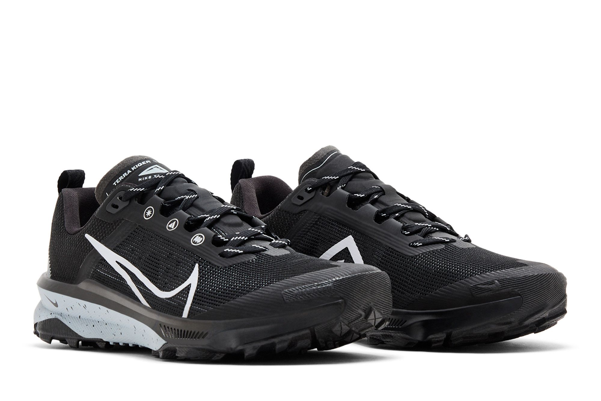 Nike Terra Kiger 9 Trail Running Shoes Black Silver DR2694-001 Mens 10 Cut in half: Nike Terra Kiger 9 Review | RunRepeat main image 3