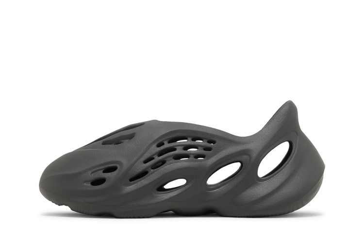 Deals on Men's Yeezy Foam Runner 'Carbon' on Sneakers.com