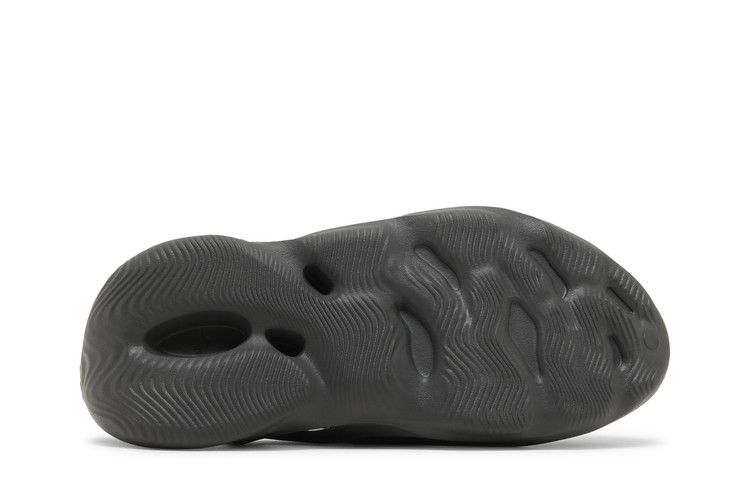 Deals on Men's Yeezy Foam Runner 'Carbon' on Sneakers.com